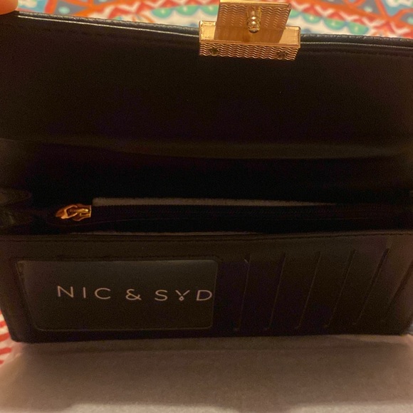 NWOT wallet rhinestones on push fastener - Picture 3 of 4